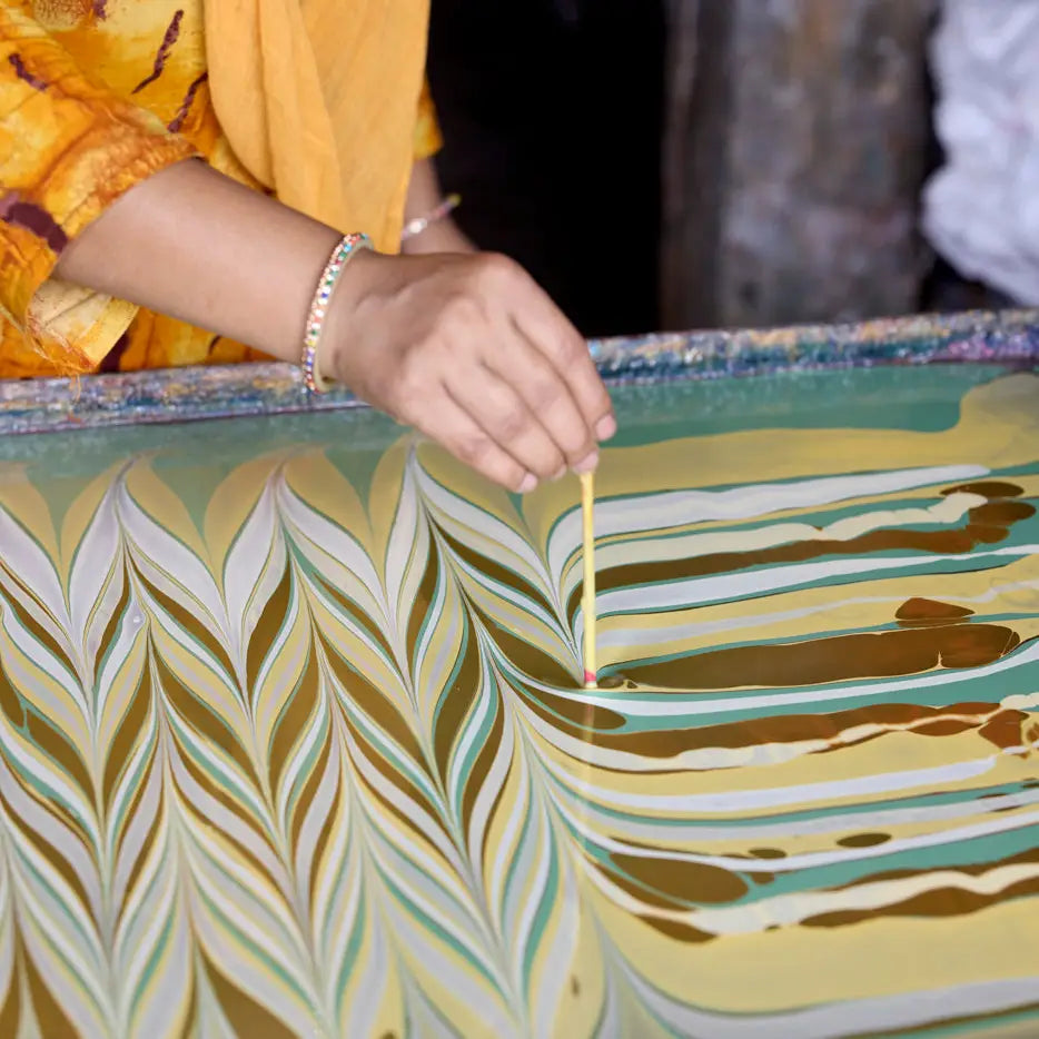 Scallops Daffodil | Paper Mirchi Hand Marbled Greeting Card