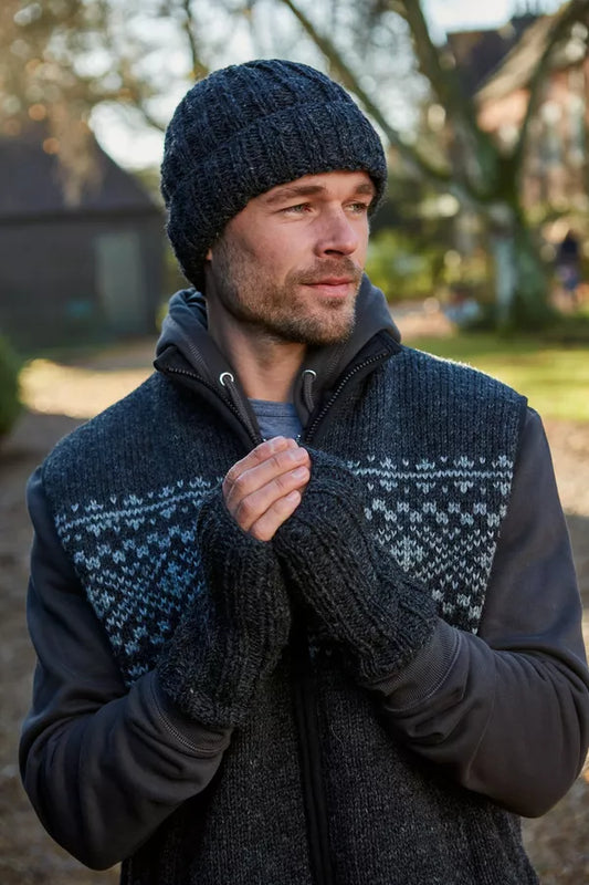 Fairtrade Men’s Shetland Wool Handknitted Wrist Warmers | Charcoal Grey