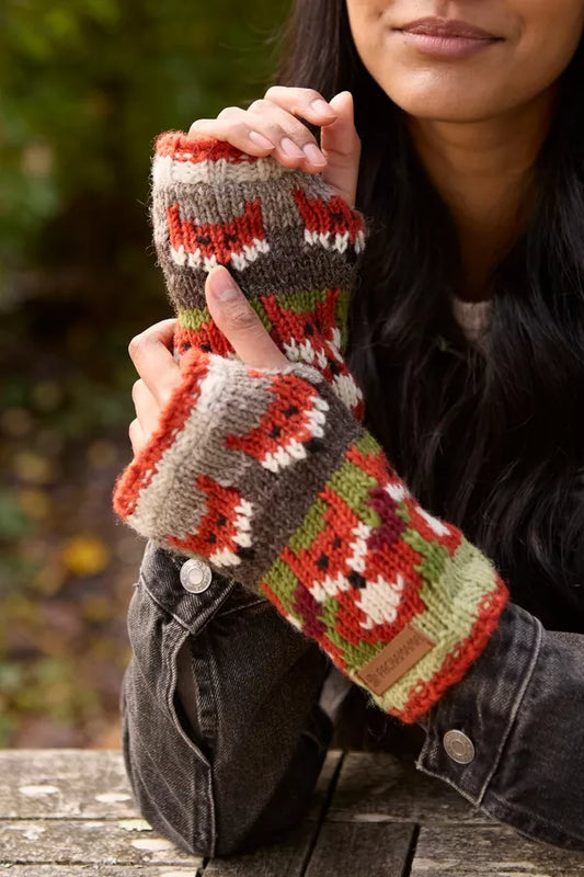 Pachamama skulk of foxes wool gloves. Fairtrade knitwear.