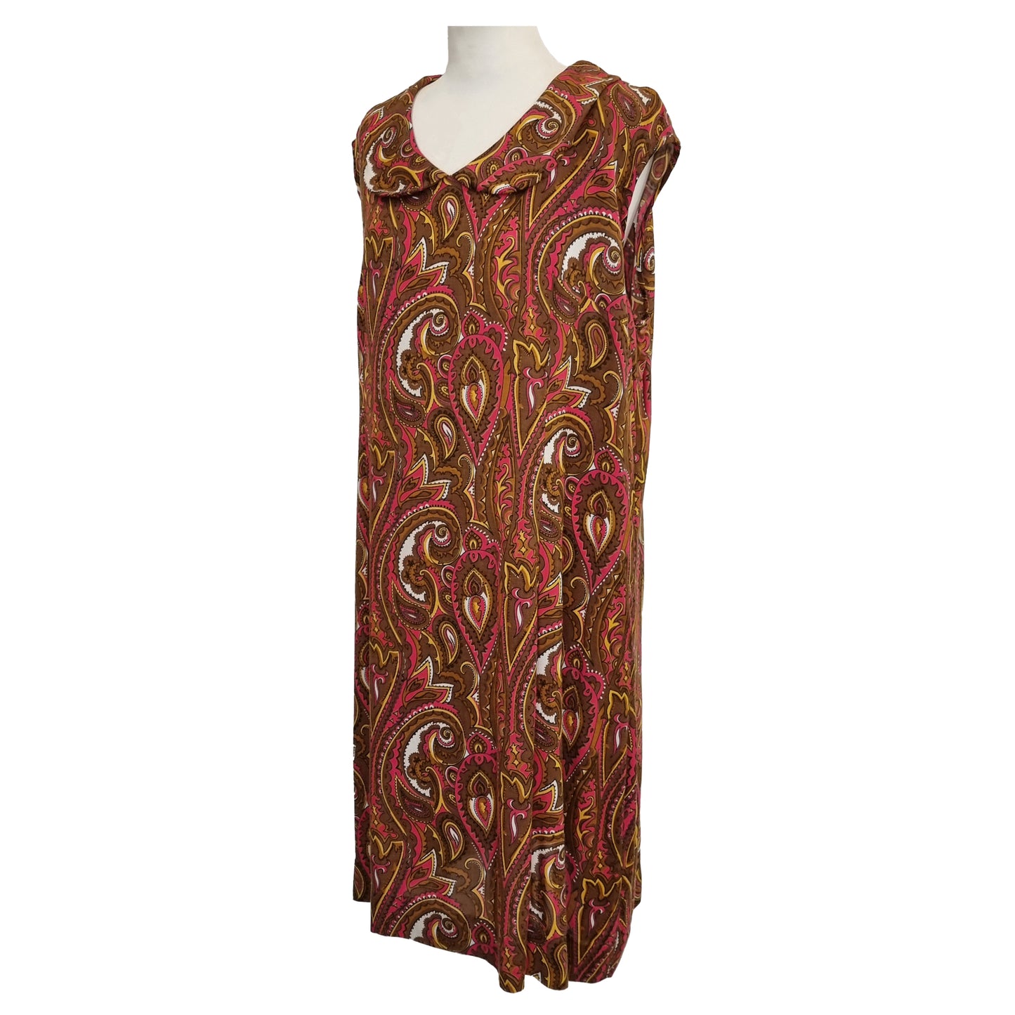 1960’s Paisley Print Penny Collar Shift Dress | Vintage